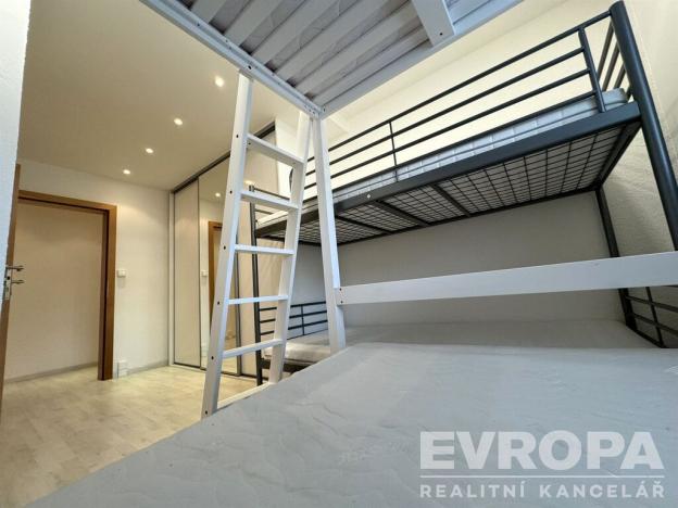 Pronájem bytu 2+kk, Plzeň - Doubravka, Mohylová, 48 m2