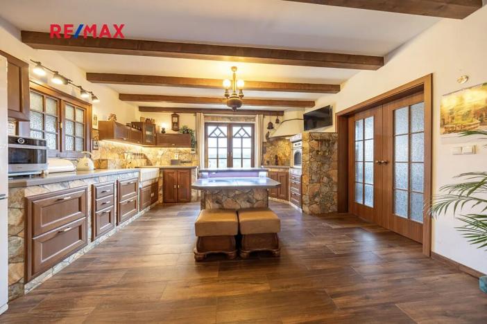 Prodej komerční nemovitosti, Nový Knín, 360 m2