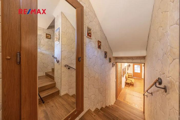 Prodej komerční nemovitosti, Nový Knín, 360 m2