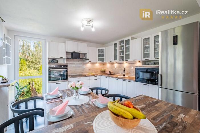 Prodej rodinného domu, Lučice, 225 m2