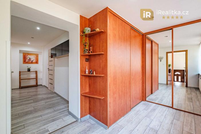 Prodej rodinného domu, Lučice, 225 m2