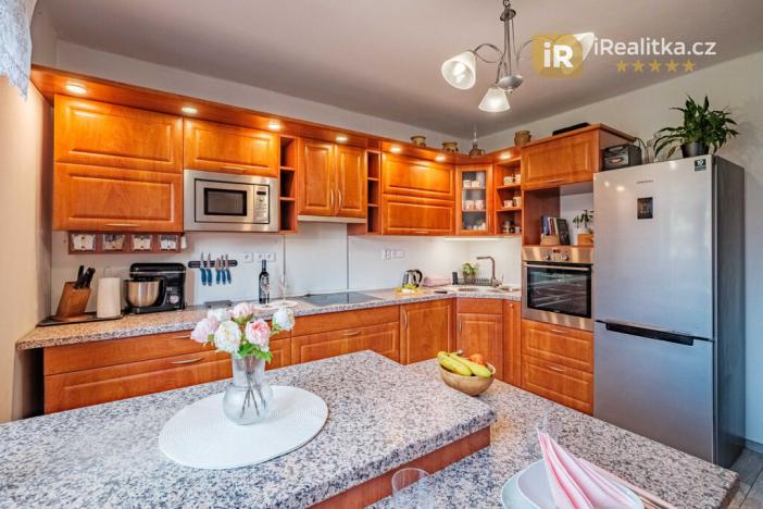 Prodej rodinného domu, Lučice, 225 m2