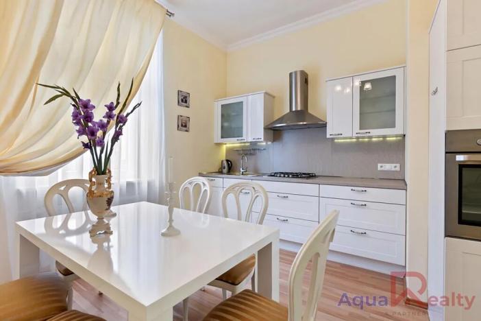 Prodej bytu 3+1, Karlovy Vary, K. Čapka, 88 m2