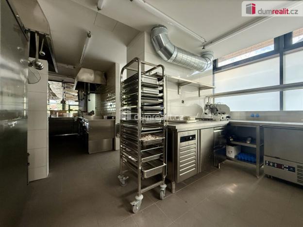 Pronájem restaurace, Harrachov, 220 m2