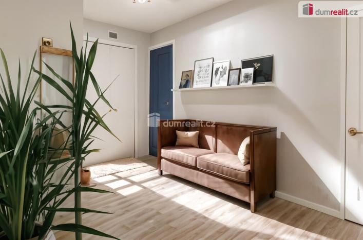 Prodej bytu 3+1, Ostrov, Kollárova, 61 m2