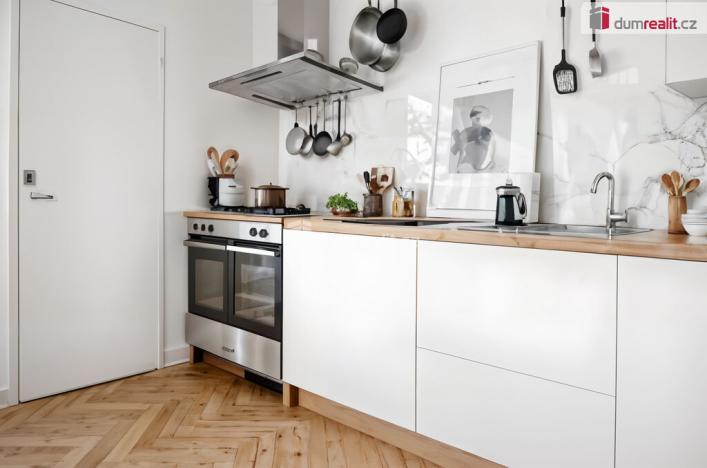 Prodej bytu 3+1, Ostrov, Kollárova, 61 m2