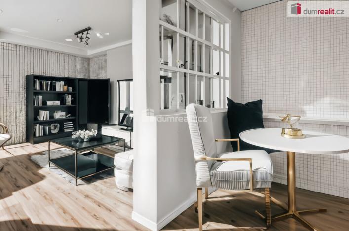 Prodej bytu 3+1, Ostrov, Kollárova, 61 m2