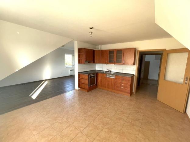 Pronájem bytu 1+kk, Malšice, náměstí V. Háka, 57 m2