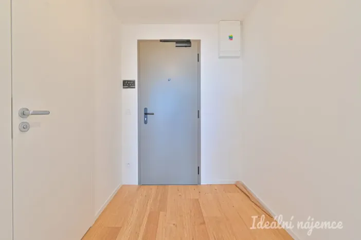 Pronájem bytu 1+kk, Brno, Bratislavská, 25 m2