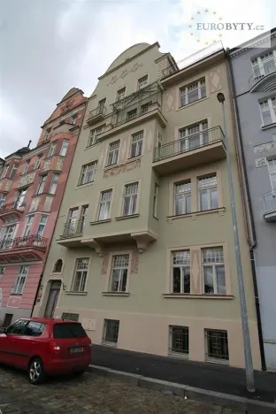Pronájem atypického bytu, Praha - Vinohrady, U Havlíčkových sadů, 131 m2