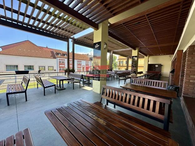 Prodej komerční nemovitosti, Veselí nad Lužnicí, náměstí T. G. Masaryka, 1037 m2