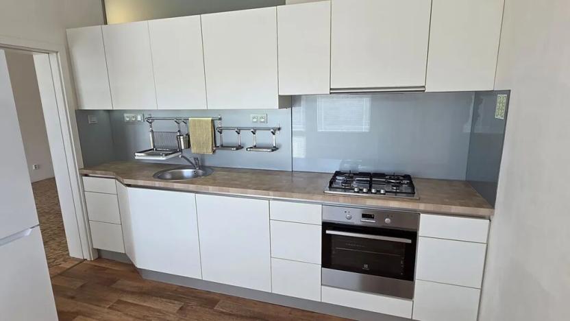 Prodej bytu 3+1, Hradec Králové, třída Edvarda Beneše, 98 m2