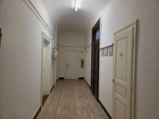 Pronájem kanceláře, Hradec Králové, Gočárova třída, 24 m2