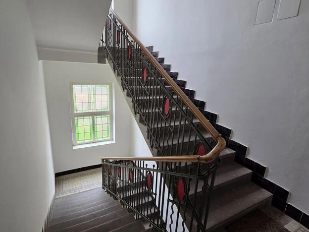 Pronájem kanceláře, Hradec Králové, Gočárova třída, 24 m2