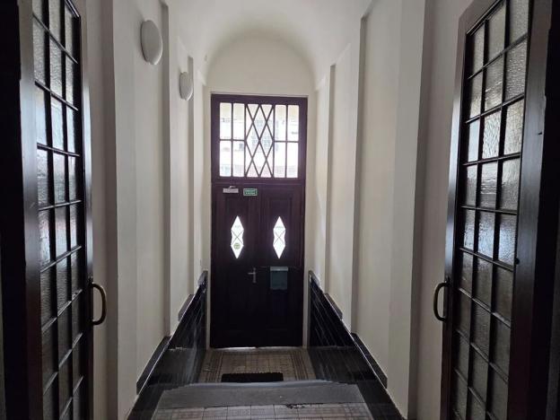 Pronájem kanceláře, Hradec Králové, Gočárova třída, 24 m2