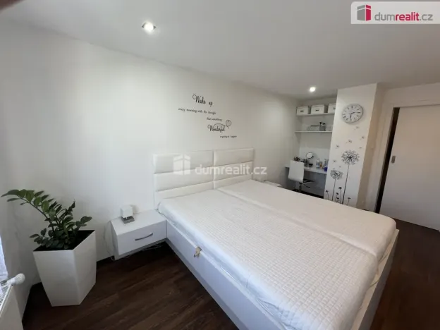 Prodej rodinného domu, Branky, 848 m2