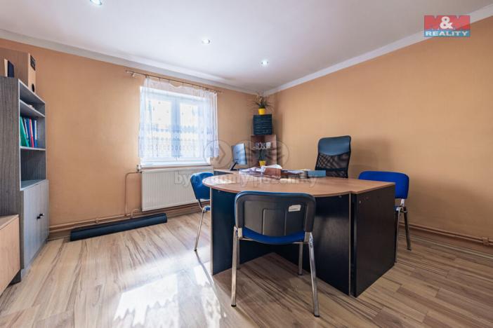 Prodej obchodního prostoru, Lišany, 832 m2