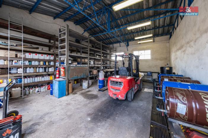 Prodej obchodního prostoru, Lišany, 832 m2