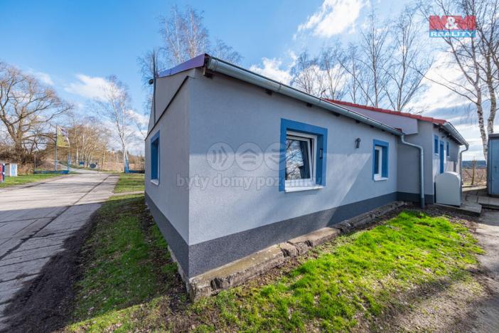 Prodej obchodního prostoru, Lišany, 832 m2