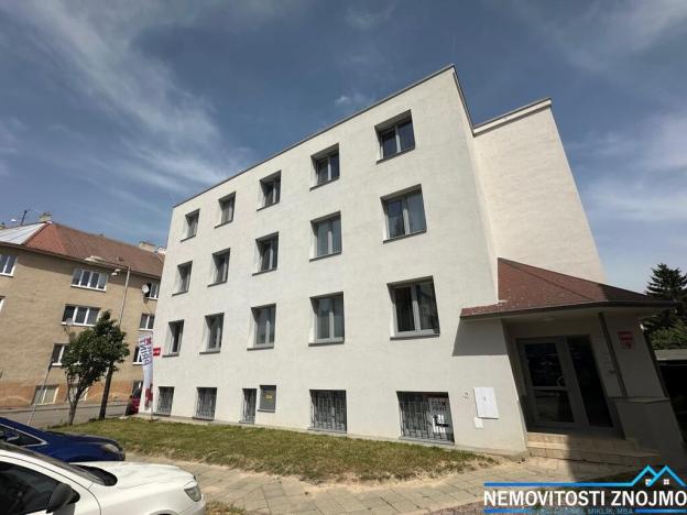 Pronájem bytu 2+kk, Znojmo, nám. Kpt. Otm. Chlupa, 42 m2
