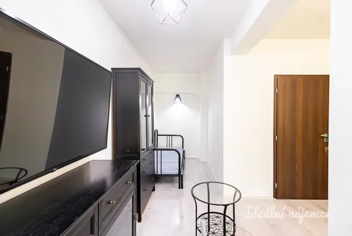 Pronájem bytu 1+kk, Praha - Holešovice, Jankovcova, 32 m2