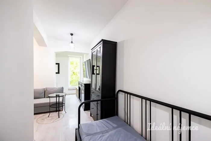 Pronájem bytu 1+kk, Praha - Holešovice, Jankovcova, 32 m2