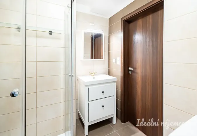 Pronájem bytu 1+kk, Praha - Holešovice, Jankovcova, 32 m2