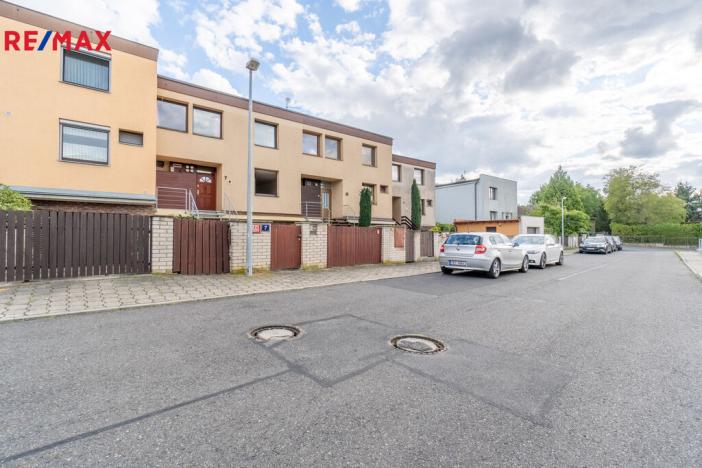 Pronájem rodinného domu, Praha - Štěrboholy, Radostná, 226 m2