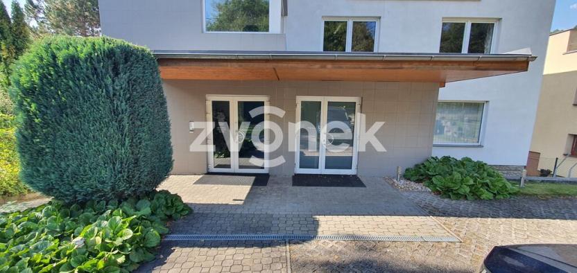 Pronájem kanceláře, Zlín, 90 m2