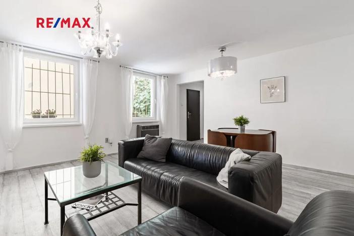 Prodej atypického bytu, Praha - Karlín, Pernerova, 60 m2