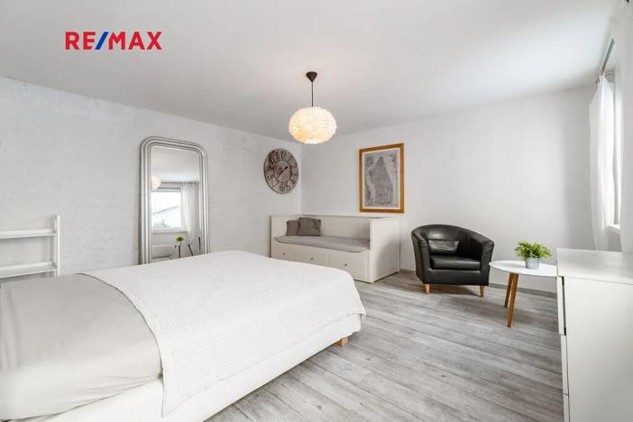 Prodej atypického bytu, Praha - Karlín, Pernerova, 60 m2