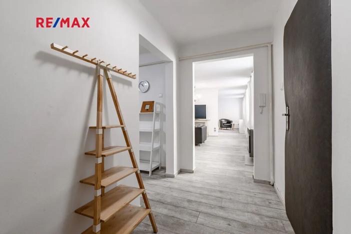 Prodej atypického bytu, Praha - Karlín, Pernerova, 60 m2