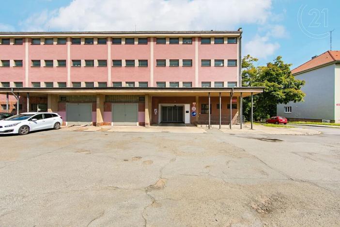 Pronájem garážového stání, Plzeň, Tomanova, 12 m2