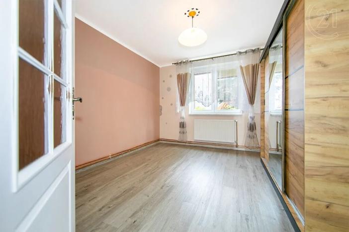 Prodej bytu 3+1, Šťáhlavy, Komenského, 63 m2