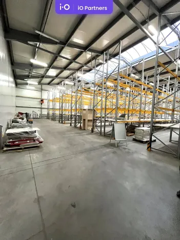 Pronájem skladu, Dubno, 5000 m2