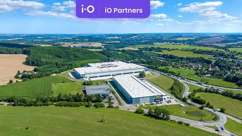 Pronájem skladu, Ostředek, 5643 m2