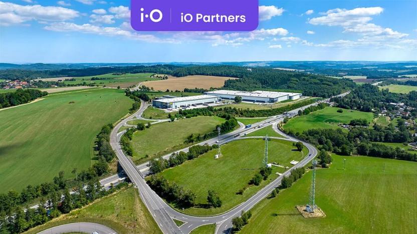 Pronájem skladu, Ostředek, 5643 m2