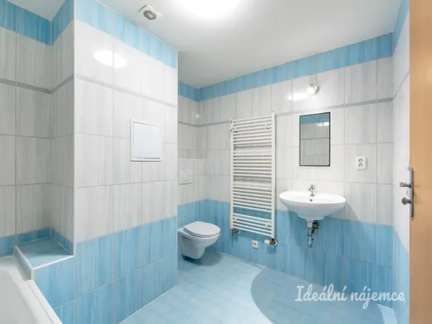 Pronájem bytu 1+kk, Praha - Černý Most, Dobrovolného, 31 m2
