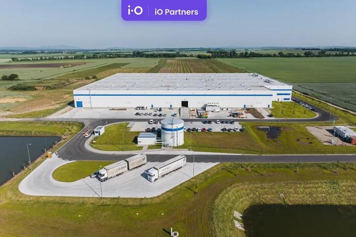 Pronájem skladu, Hrušky, 5000 m2