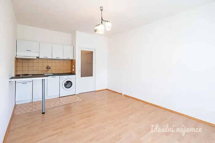Pronájem bytu 1+kk, Praha - Záběhlice, Jahodová, 33 m2