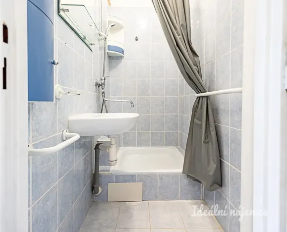 Pronájem bytu 1+kk, Praha - Záběhlice, Jahodová, 33 m2