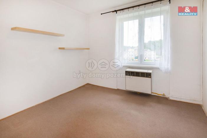 Pronájem bytu 1+1, Rychnov u Jablonce nad Nisou, nám. Míru, 35 m2