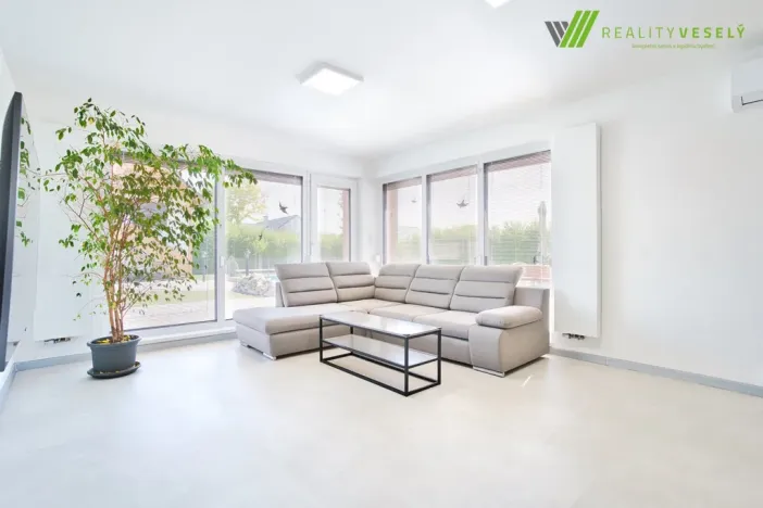 Prodej rodinného domu, Lužice, 190 m2