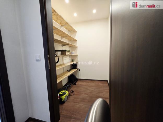 Pronájem bytu 2+kk, Praha - Břevnov, U vojenské nemocnice, 77 m2