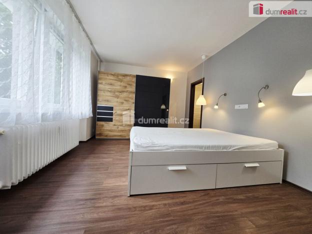 Pronájem bytu 2+kk, Praha - Břevnov, U vojenské nemocnice, 77 m2