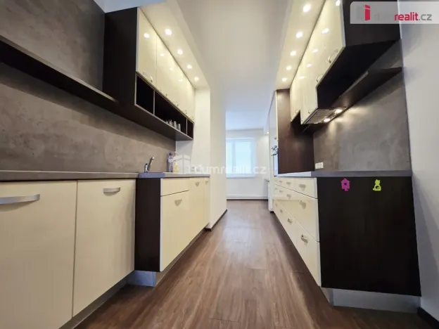 Pronájem bytu 3+kk, Praha - Břevnov, U vojenské nemocnice, 77 m2