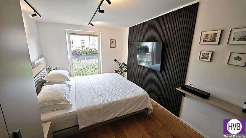 Prodej bytu 4+kk, Praha, Na hroudě, 90 m2