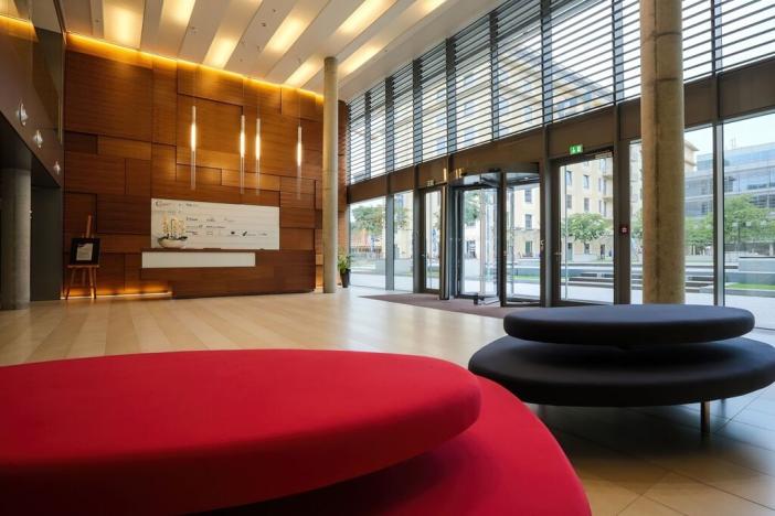 Pronájem kanceláře, Praha - Holešovice, V háji, 330 m2