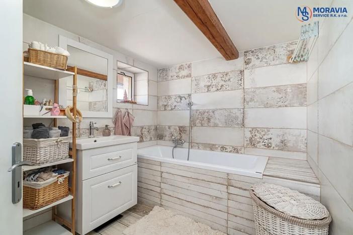 Prodej rodinného domu, Senička, 200 m2