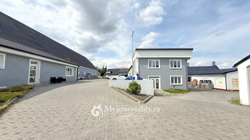Prodej výrobních prostor, Tavíkovice, 2425 m2